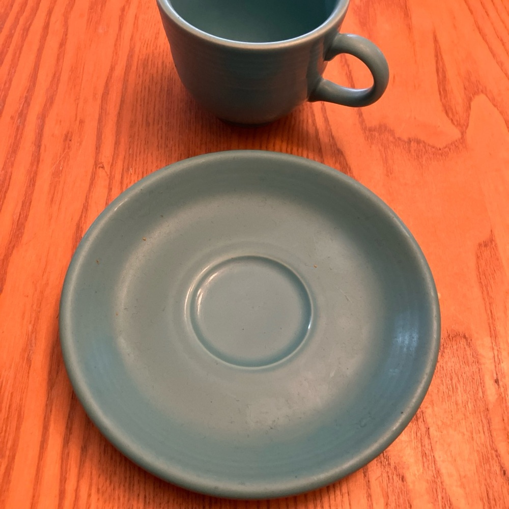 Fiestaware set of 7 tea cups & saucers with sugar/creamer with tray vintage - Picture 6 of 16